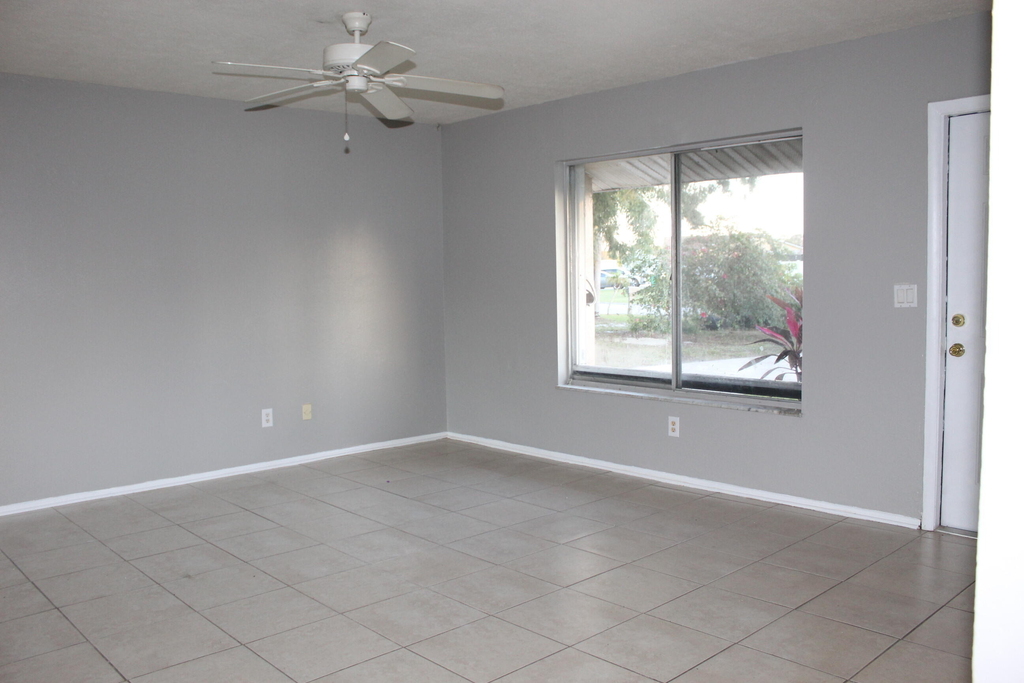 1618 Se Elkhart Terrace - Photo 1