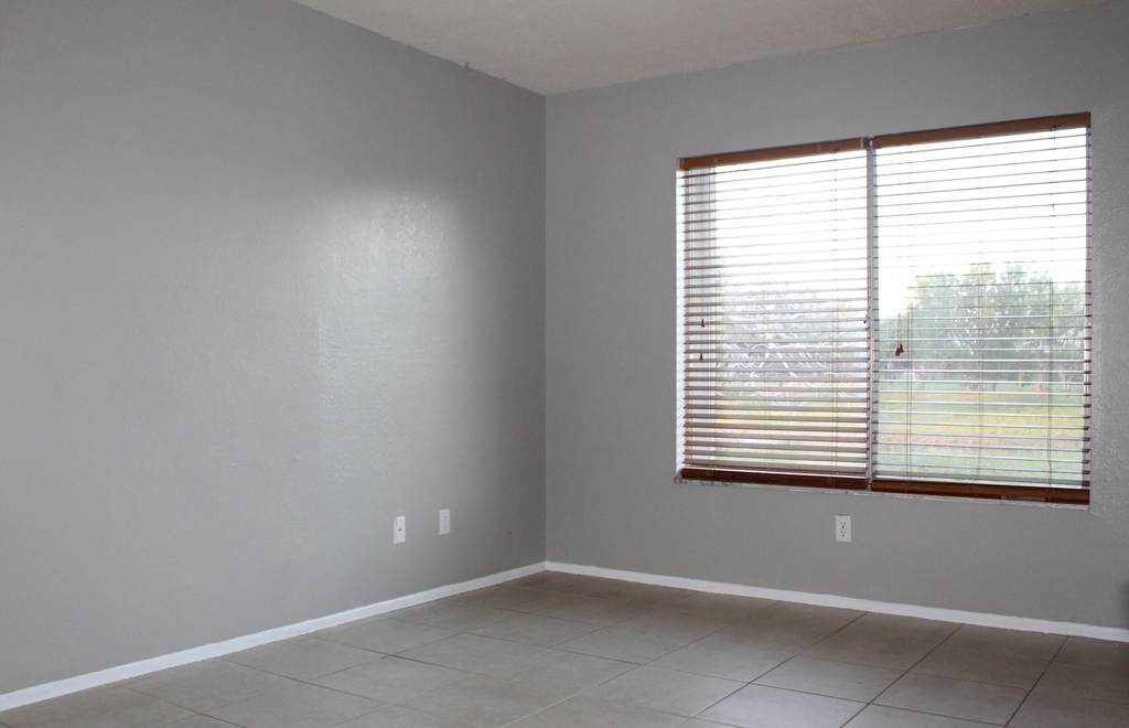 1618 Se Elkhart Terrace - Photo 9