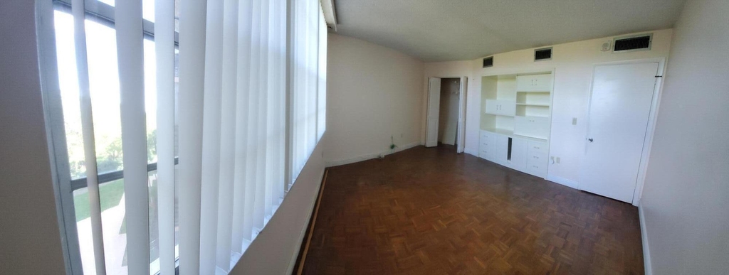 1400 Saint Charles Place - Photo 8