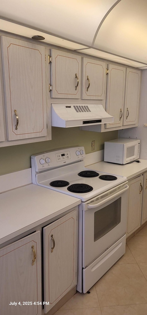 1300 Saint Charles Place - Photo 11