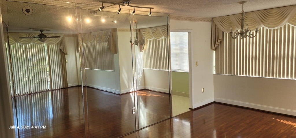 1300 Saint Charles Place - Photo 2