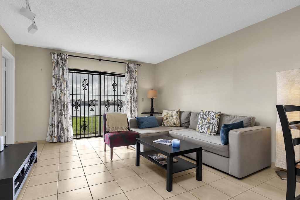 6715 W 26th Drive - Photo 9