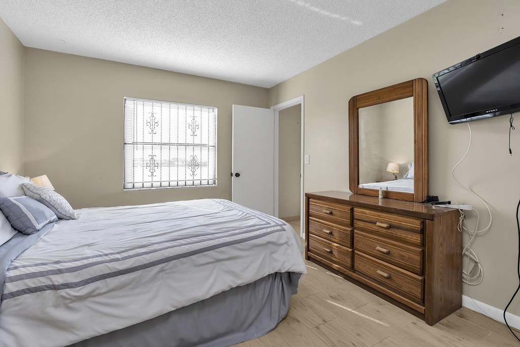 6715 W 26th Drive - Photo 16