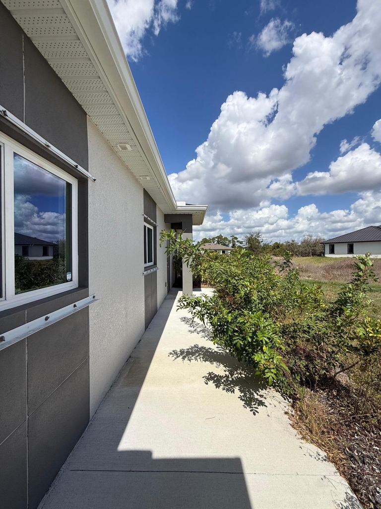 4800 15th Street Sw - Photo 2
