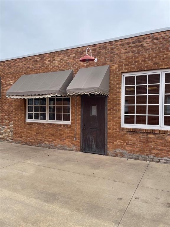 210 Nw 10th Street - Photo 2