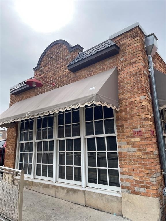 210 Nw 10th Street - Photo 1