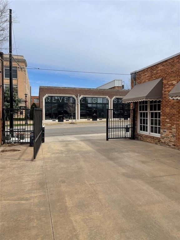 210 Nw 10th Street - Photo 3