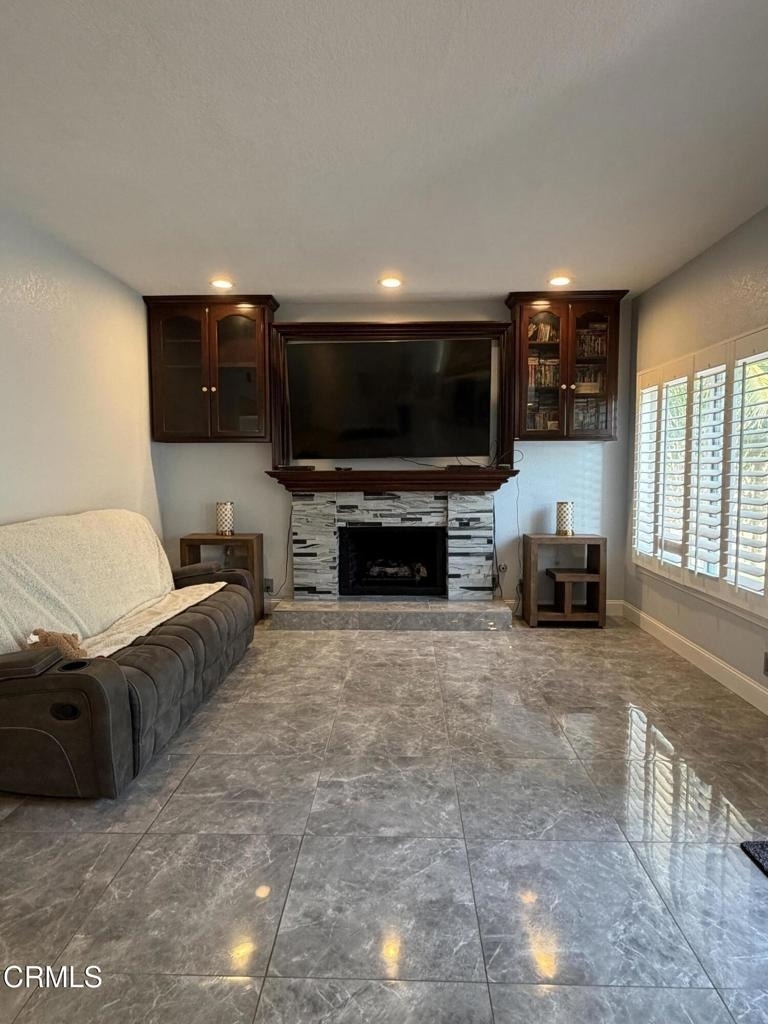 1940 Kensington Lane - Photo 9