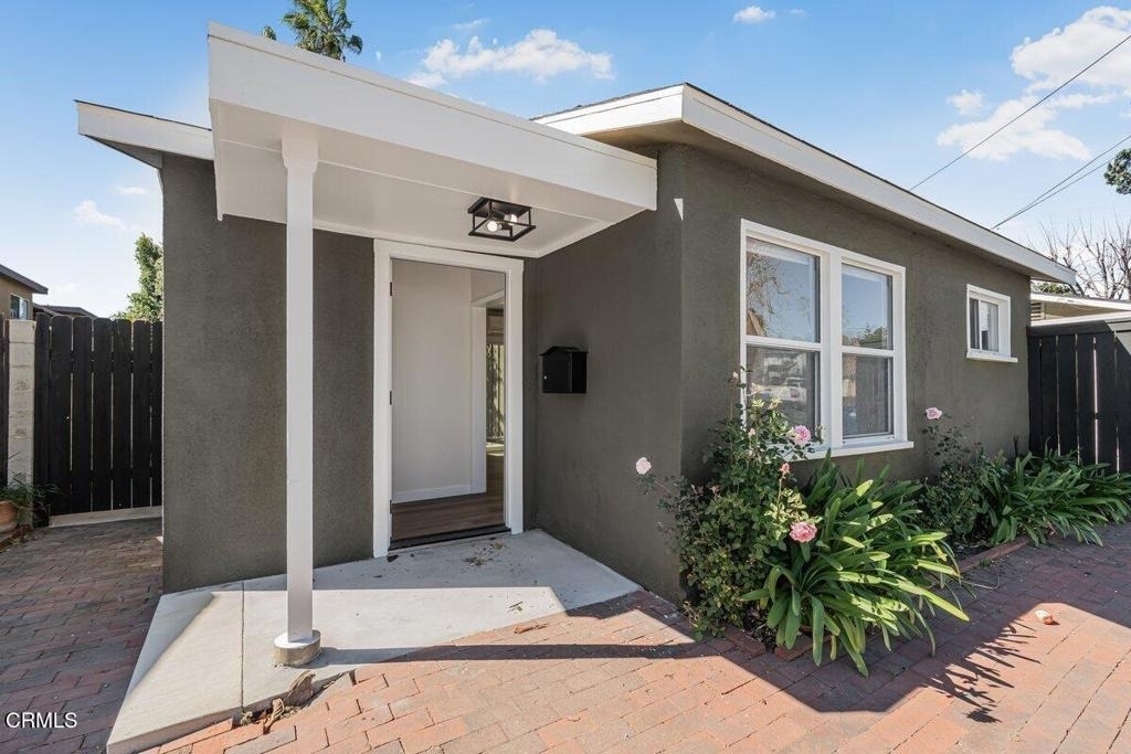 6131 Ranchito Avenue - Photo 10