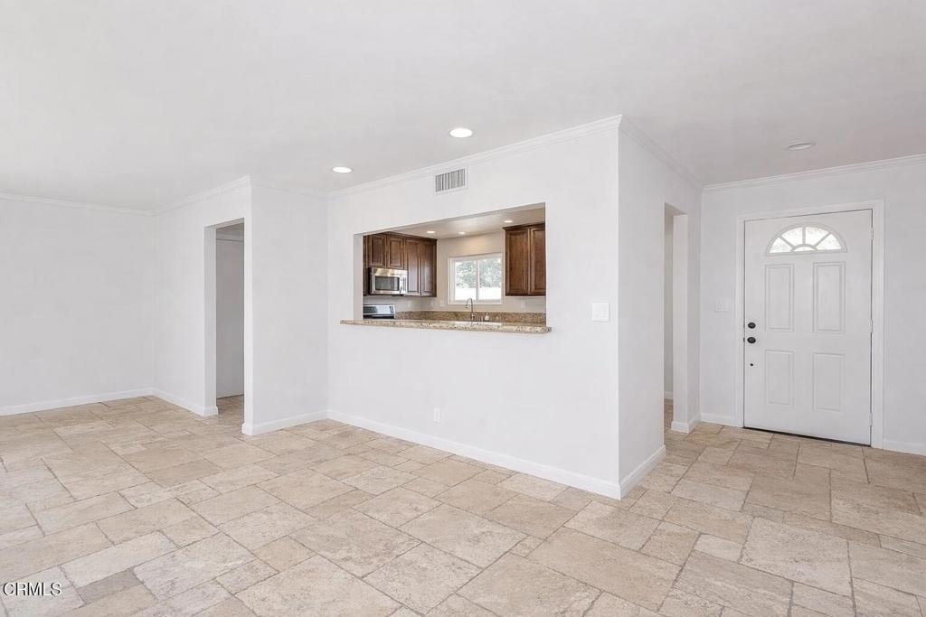 639 Calle Tulipan - Photo 0