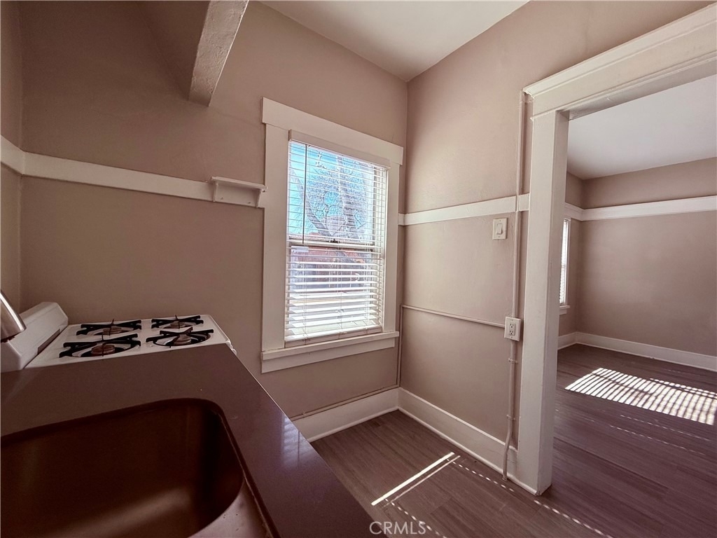 406 Linden Avenue - Photo 5