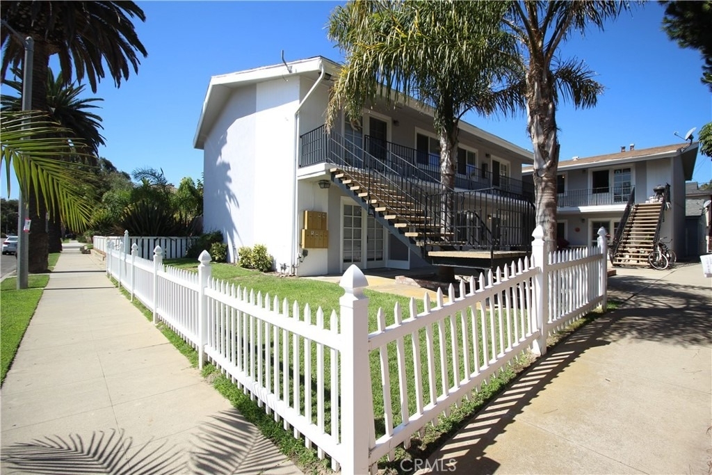 409 California Street - Photo 0