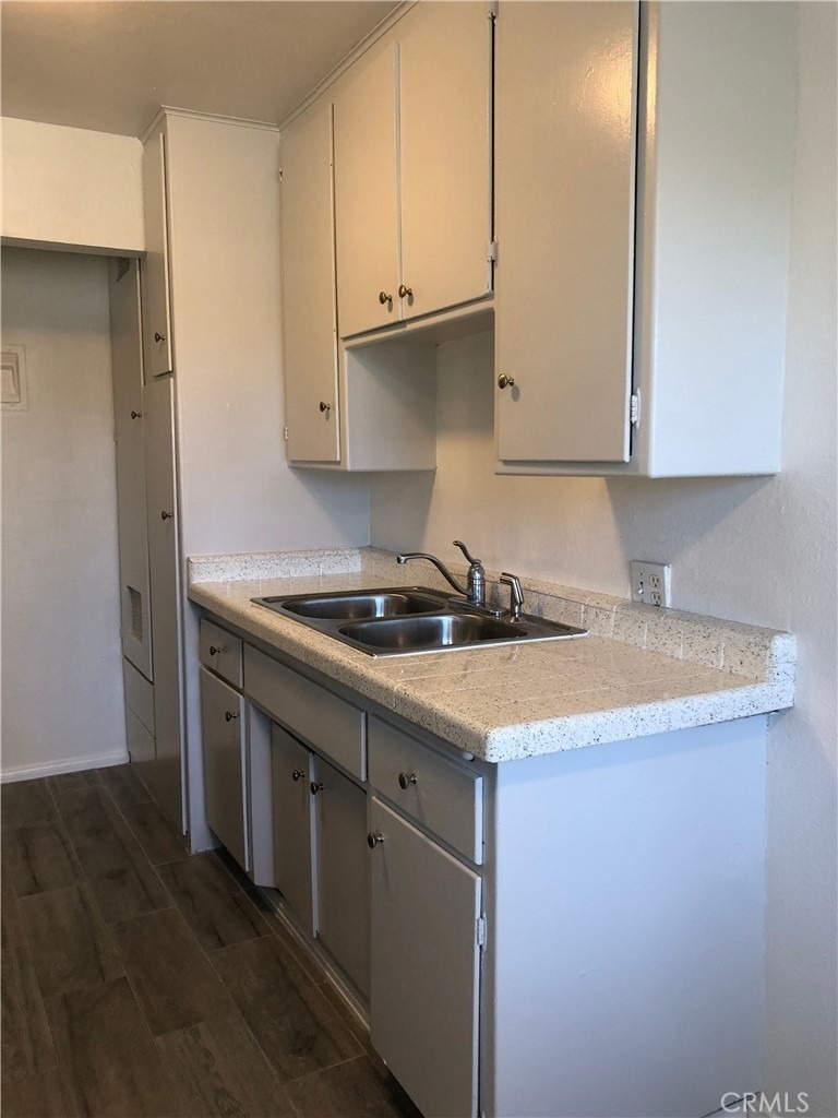 409 California Street - Photo 8