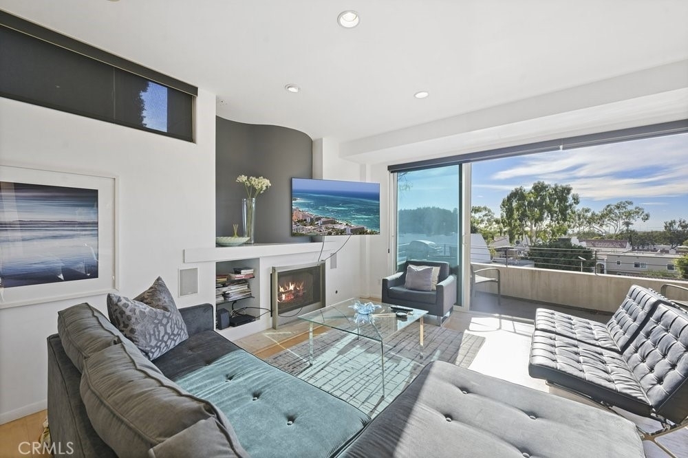 326 Loma Terrace - Photo 0