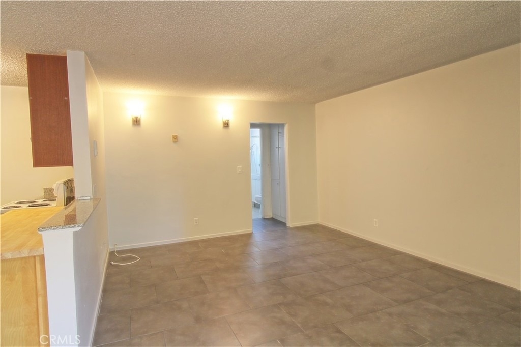 807 E Cottonwood Road - Photo 2