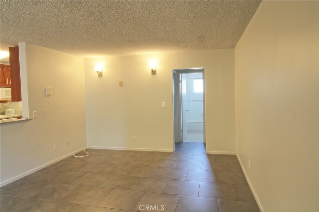 807 E Cottonwood Road - Photo 3