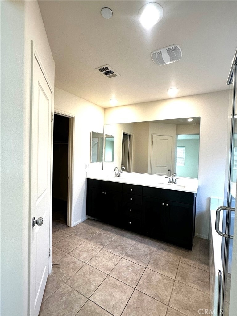 2119 Lavender - Photo 2