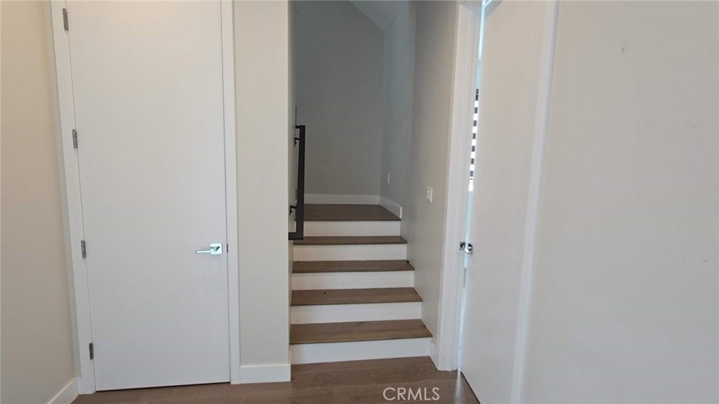 319 S Serrano - Photo 2