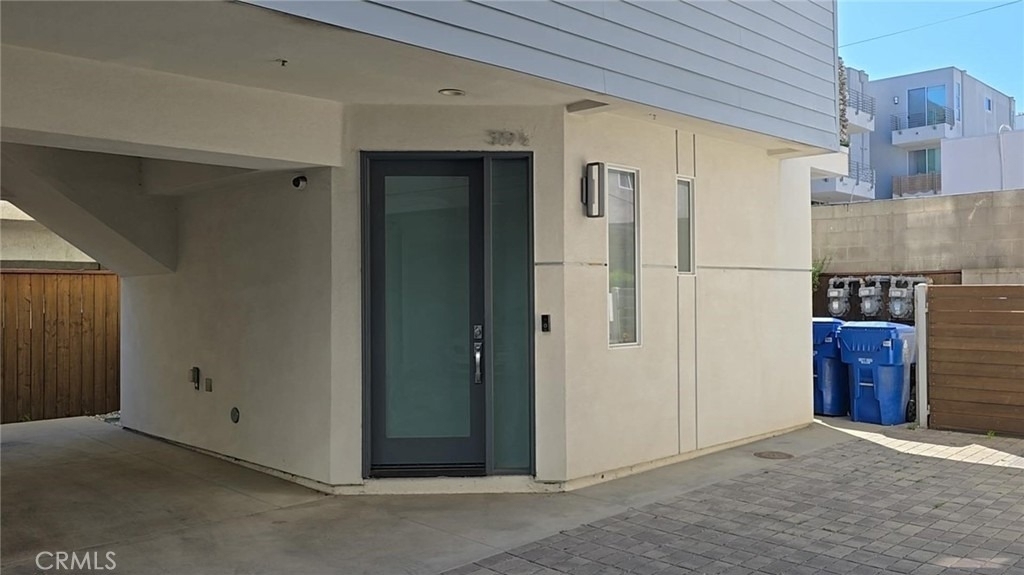 319 S Serrano - Photo 1