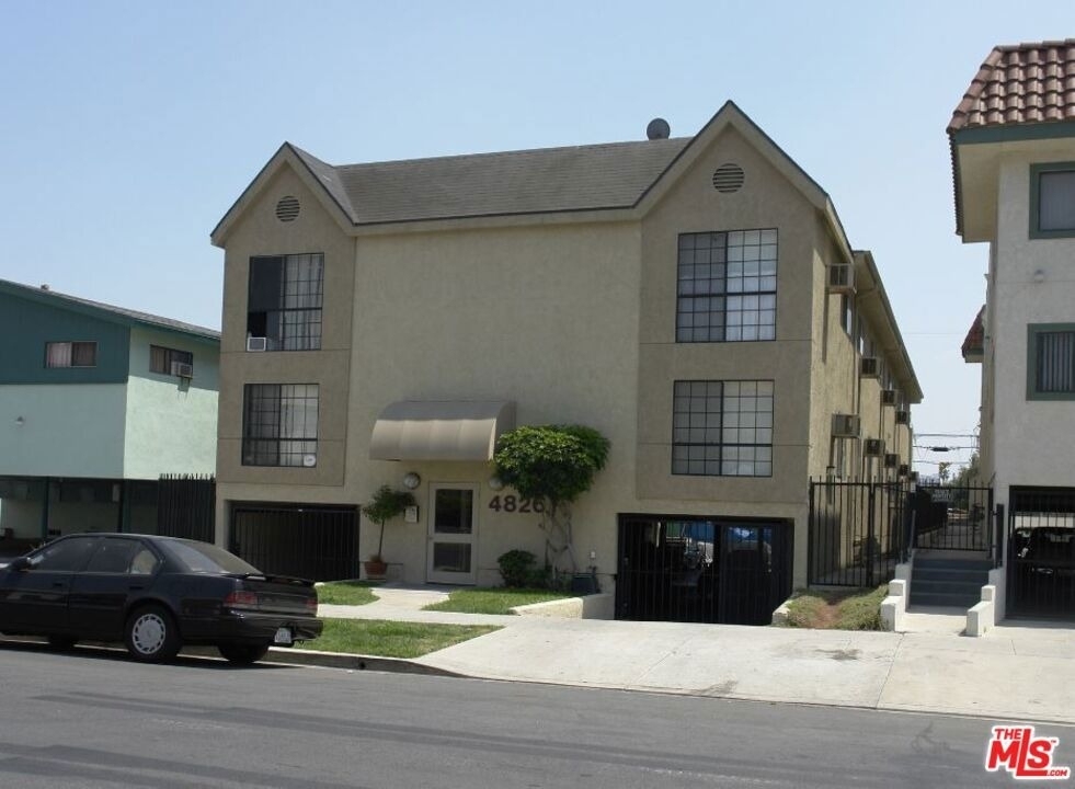 4826 Rosewood Avenue - Photo 0