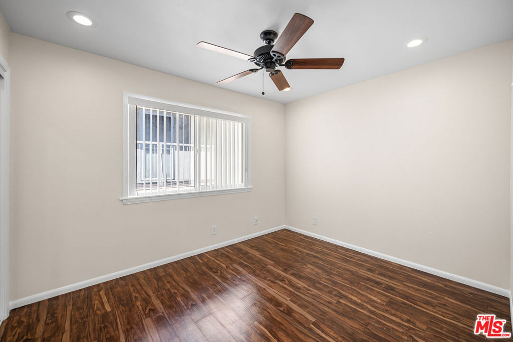 432 N Harvard Boulevard - Photo 5