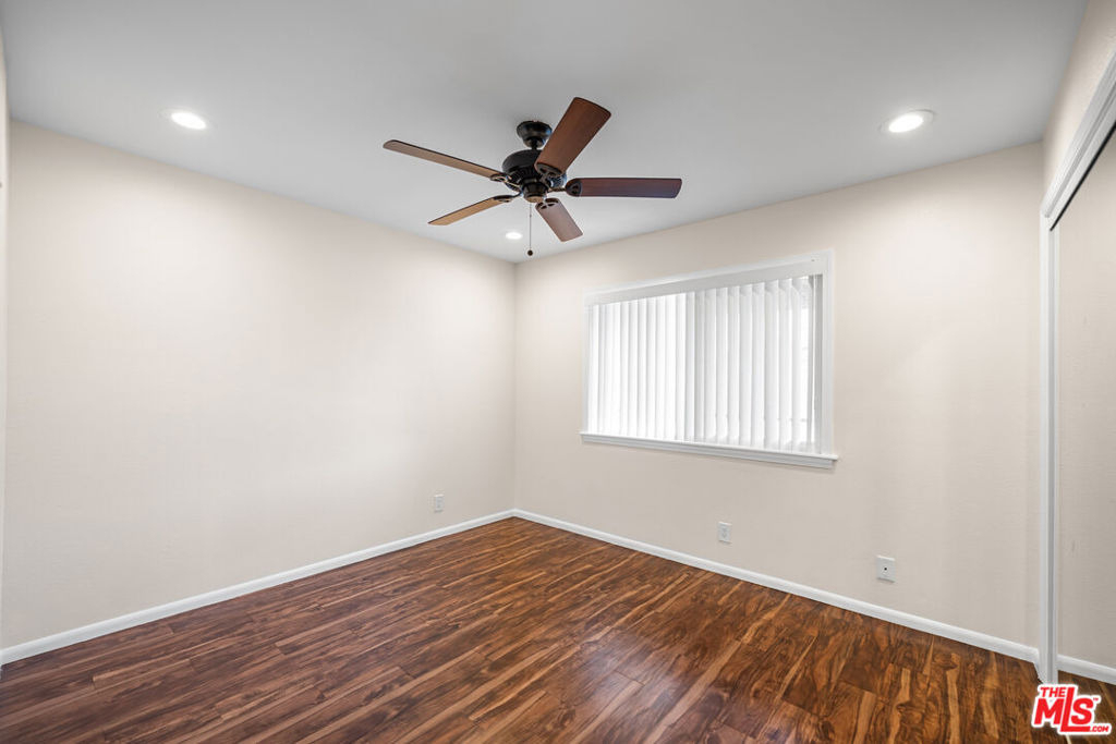 432 N Harvard Boulevard - Photo 12