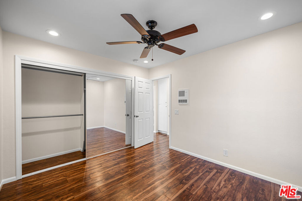 432 N Harvard Boulevard - Photo 19