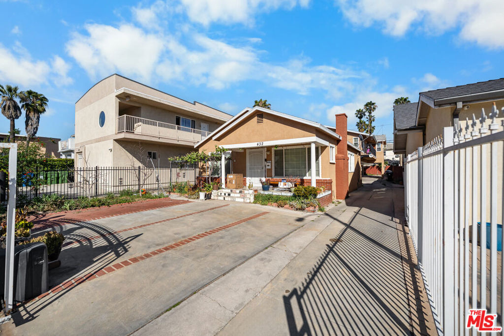 432 N Harvard Boulevard - Photo 7