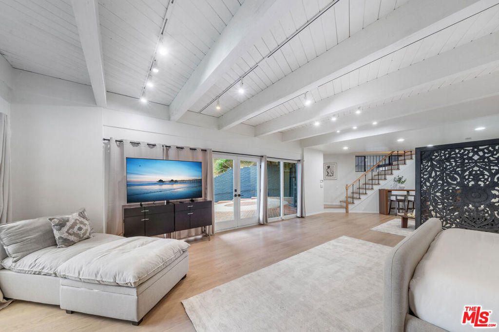 9305 Beverly Crest Drive - Photo 45