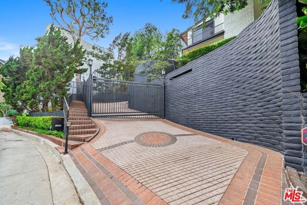 9305 Beverly Crest Drive - Photo 1