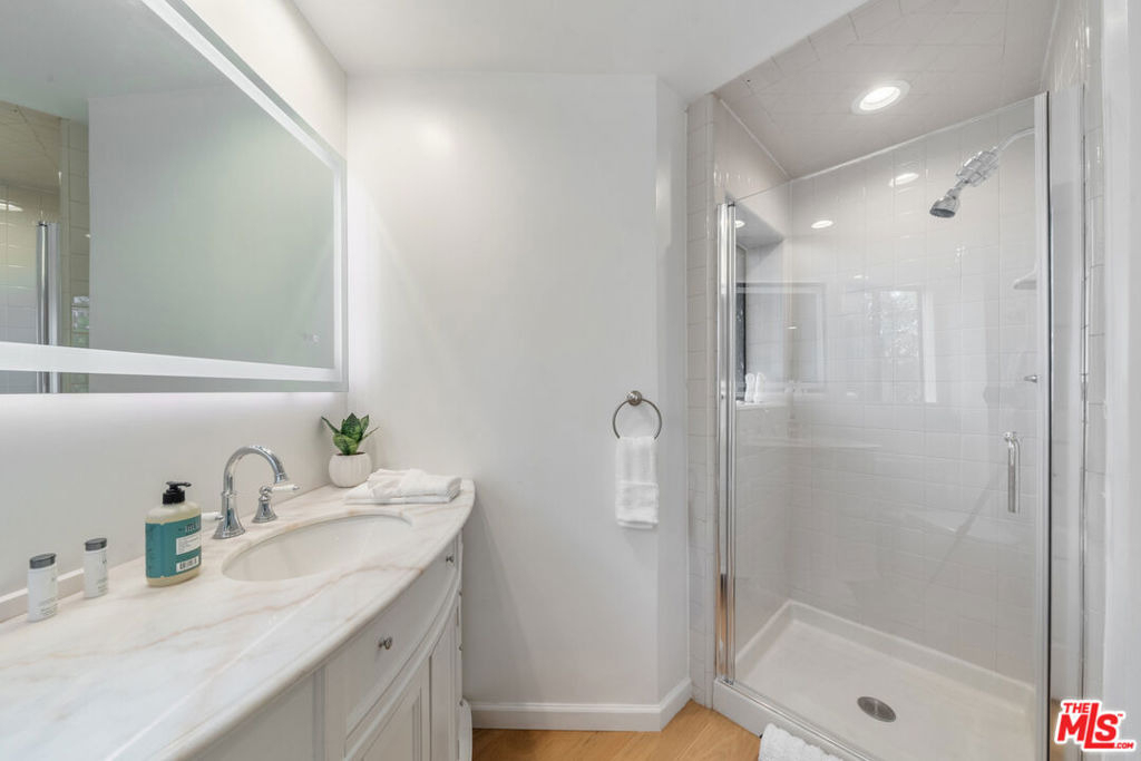 9305 Beverly Crest Drive - Photo 38