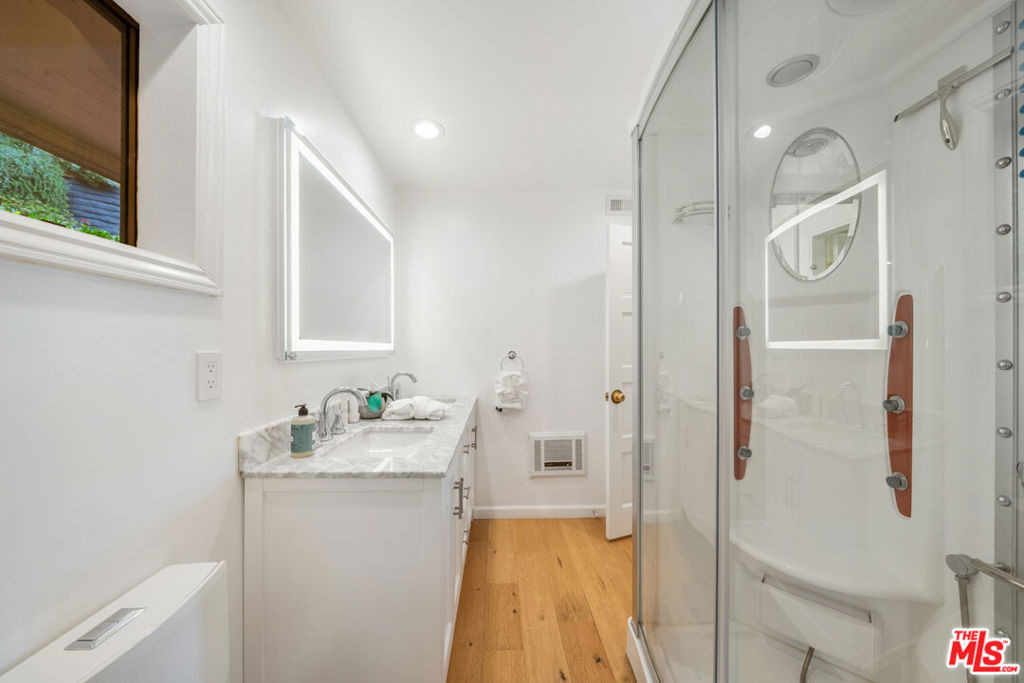 9305 Beverly Crest Drive - Photo 31