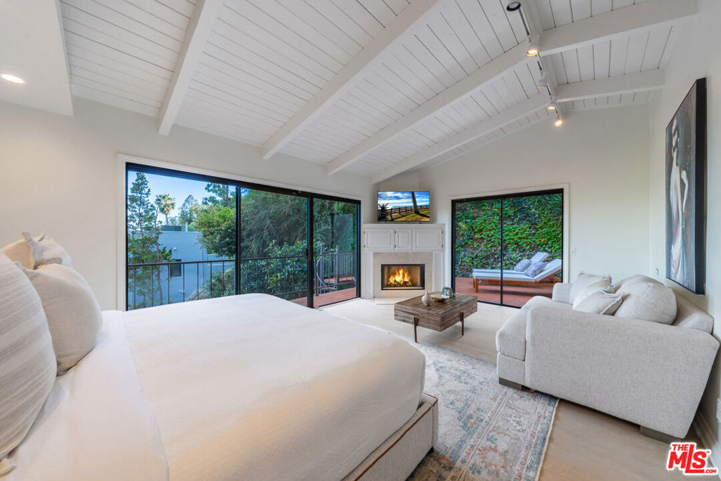 9305 Beverly Crest Drive - Photo 39