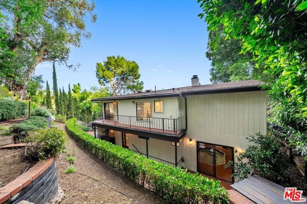 9305 Beverly Crest Drive - Photo 59