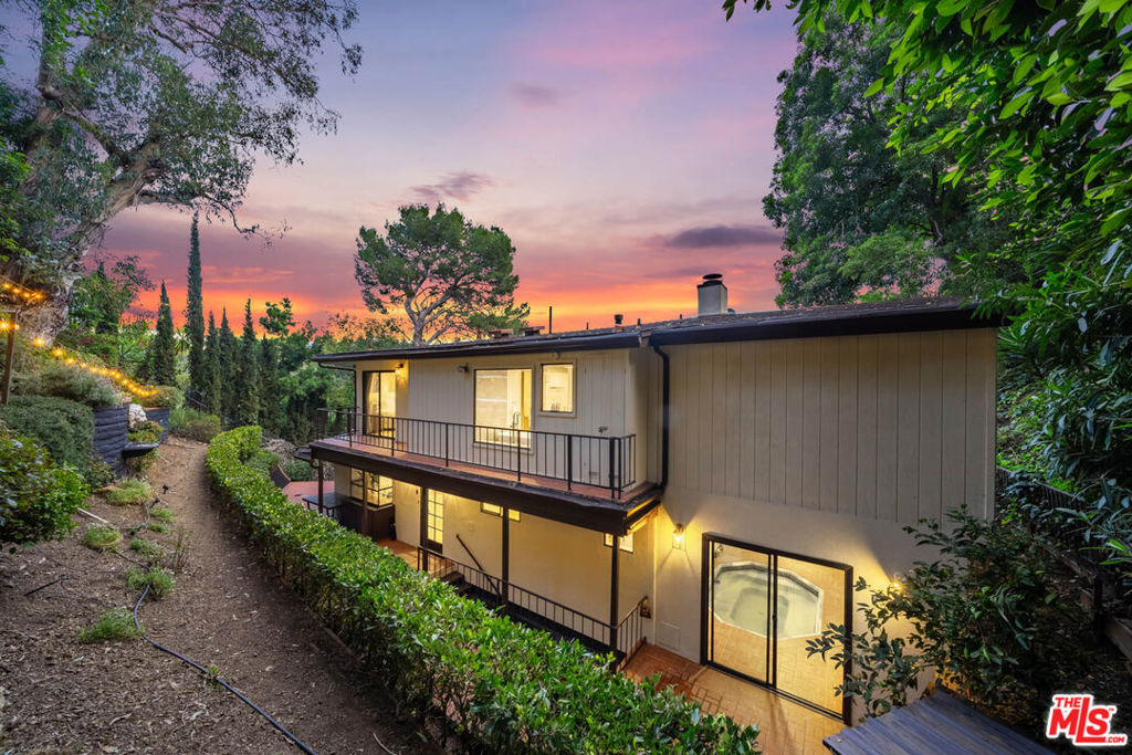 9305 Beverly Crest Drive - Photo 67