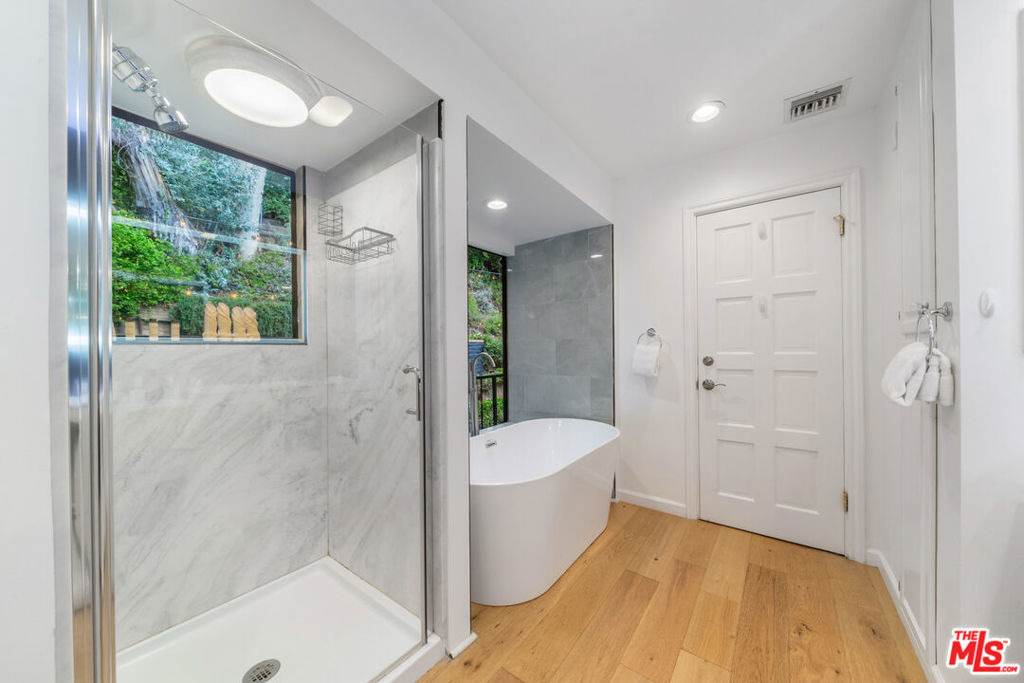 9305 Beverly Crest Drive - Photo 53