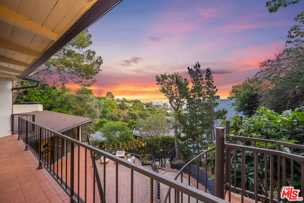 9305 Beverly Crest Drive - Photo 66