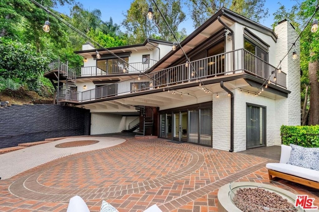 9305 Beverly Crest Drive - Photo 10