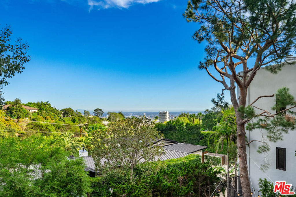 9305 Beverly Crest Drive - Photo 25