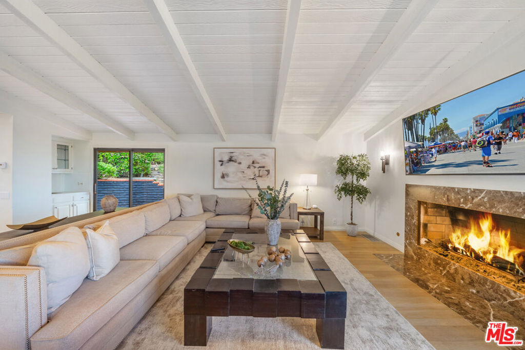 9305 Beverly Crest Drive - Photo 18