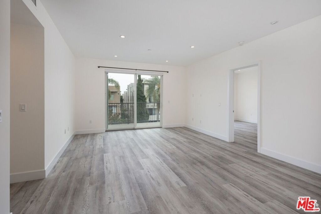1237 S Holt Avenue - Photo 11