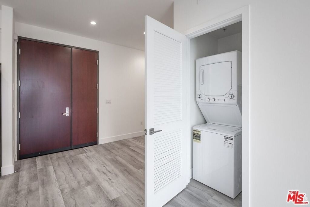 1237 S Holt Avenue - Photo 7