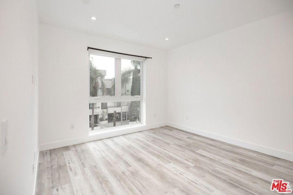 1237 S Holt Avenue - Photo 13