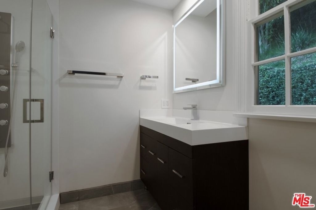 1121 N Beverly Drive - Photo 14