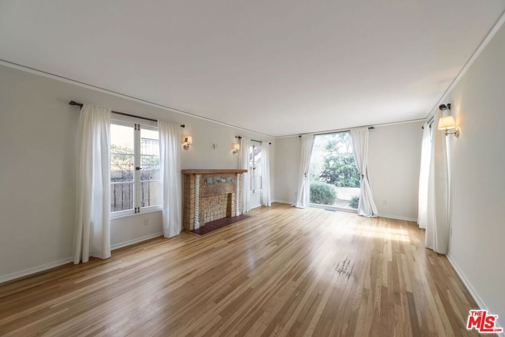 1349 Meadowbrook Avenue - Photo 3