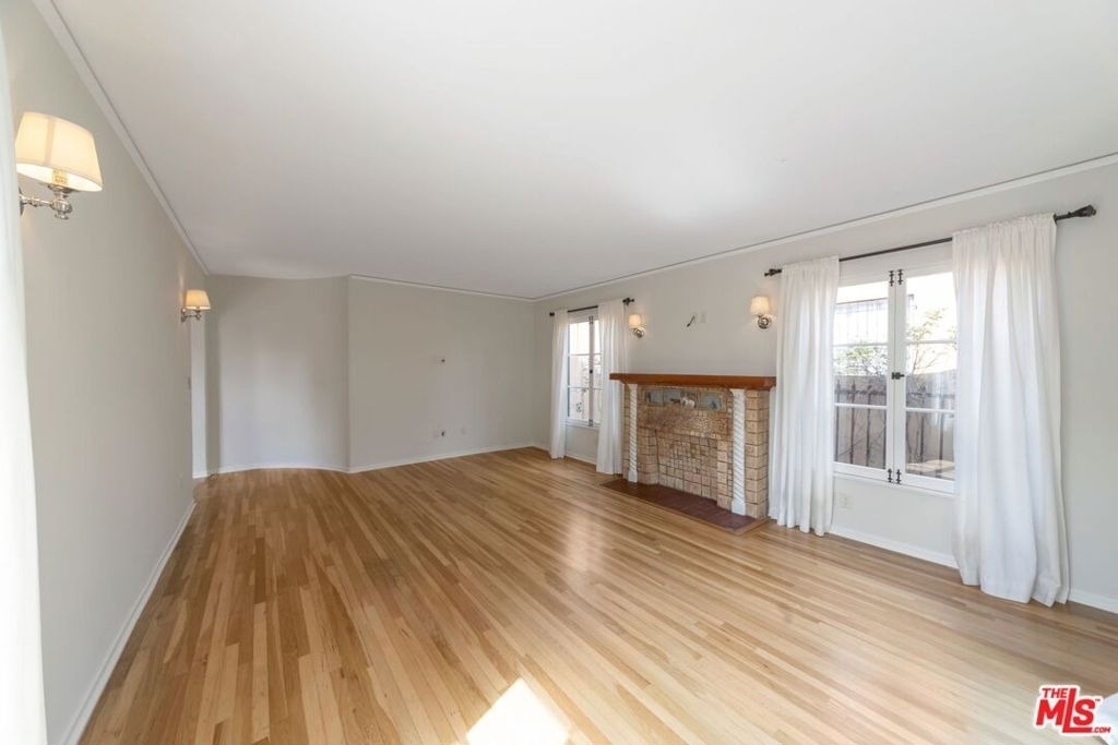 1349 Meadowbrook Avenue - Photo 4