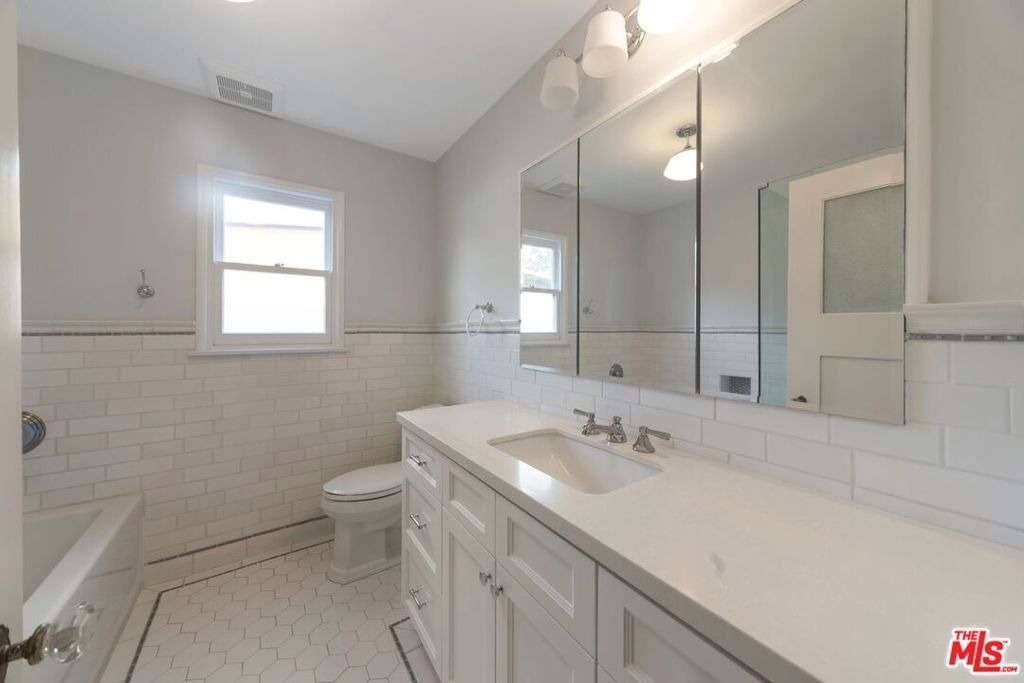 1349 Meadowbrook Avenue - Photo 10