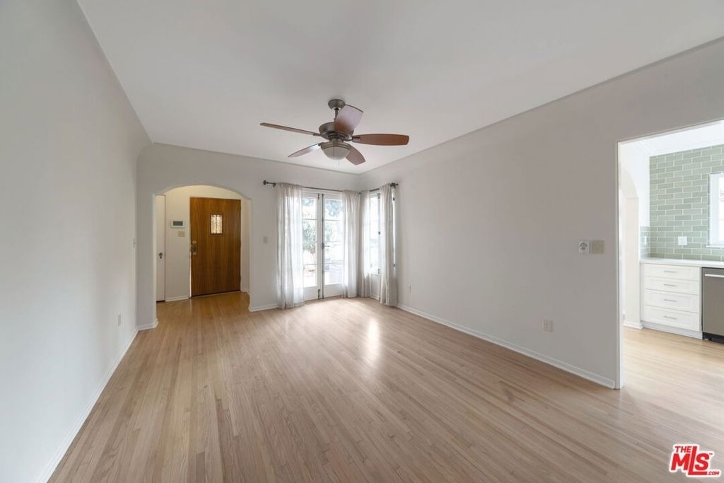 1349 Meadowbrook Avenue - Photo 2