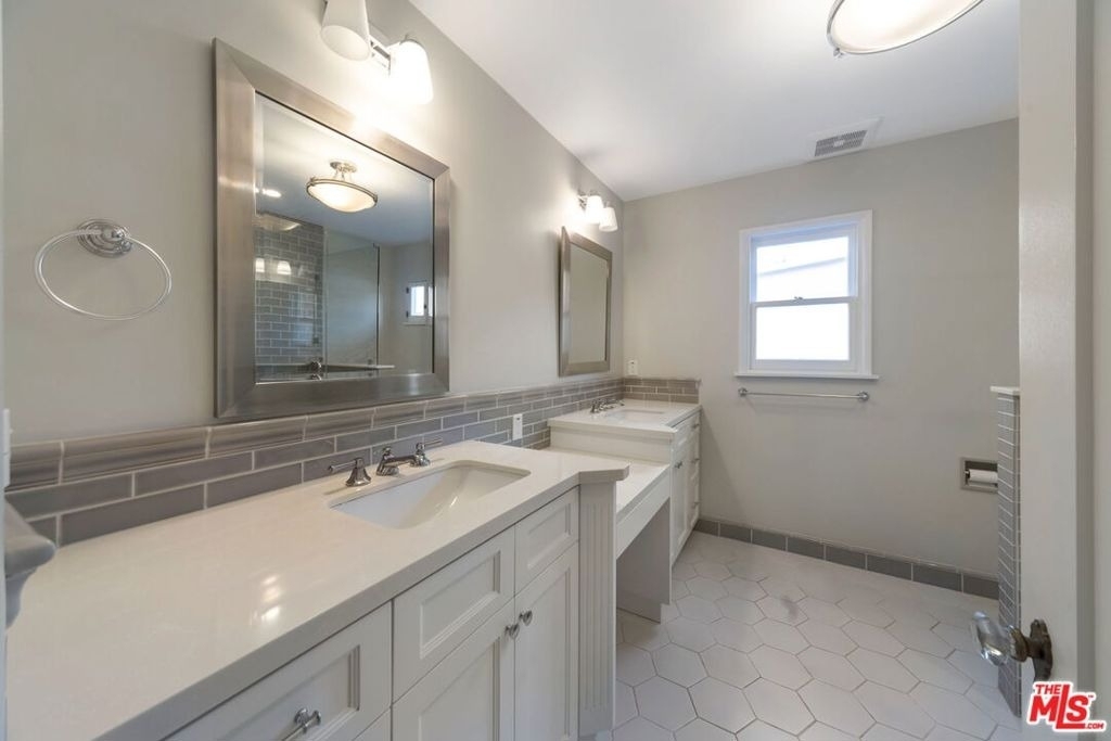 1349 Meadowbrook Avenue - Photo 11