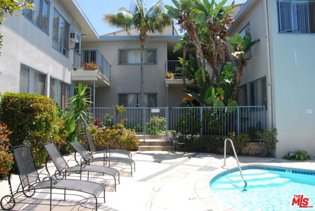 11660 Chenault Street - Photo 3